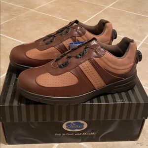 Men’s dress sneaker. With boa lacing technology.